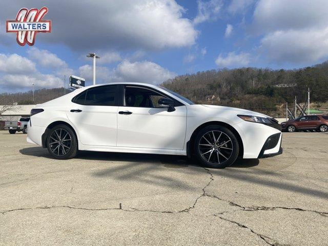 2023 Toyota Camry SE Auto (SE)