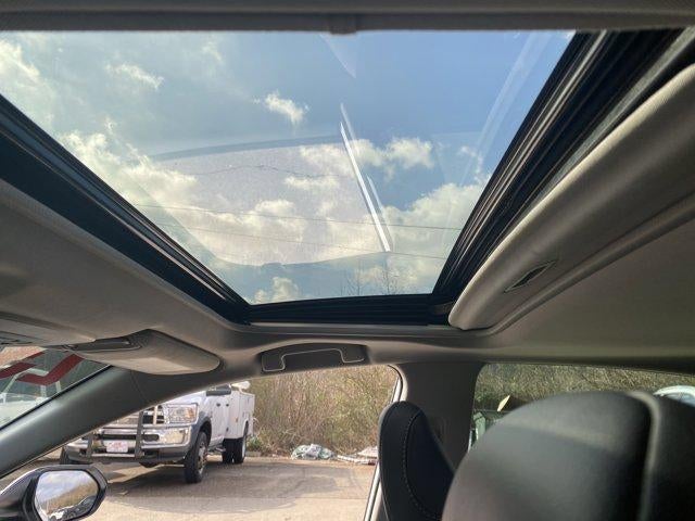 2023 Toyota Camry SE Auto (SE)