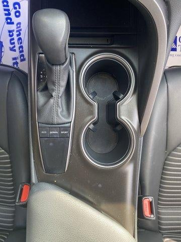 2023 Toyota Camry SE Auto (SE)