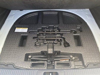 2023 Toyota Camry SE Auto (SE)