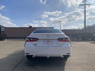 2023 Toyota Camry SE Auto (SE)