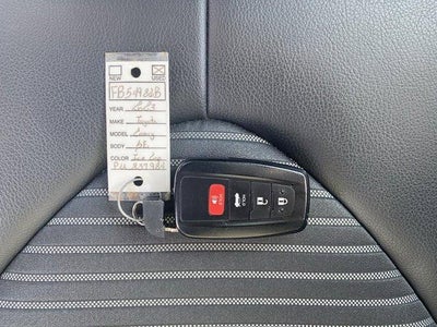 2023 Toyota Camry SE Auto (SE)