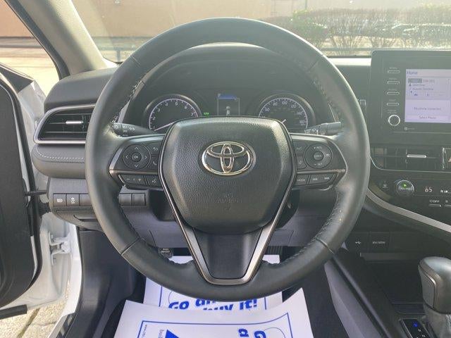 2023 Toyota Camry SE Auto (SE)