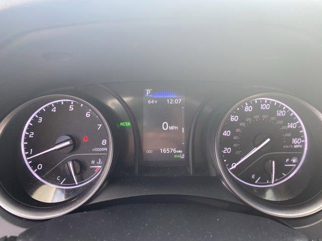 2023 Toyota Camry SE Auto (SE)