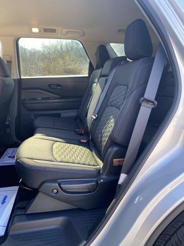 2024 Nissan Pathfinder S 4WD