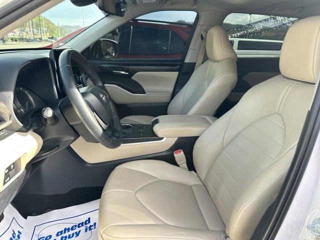 2023 Toyota Highlander XLE FWD (Natl)