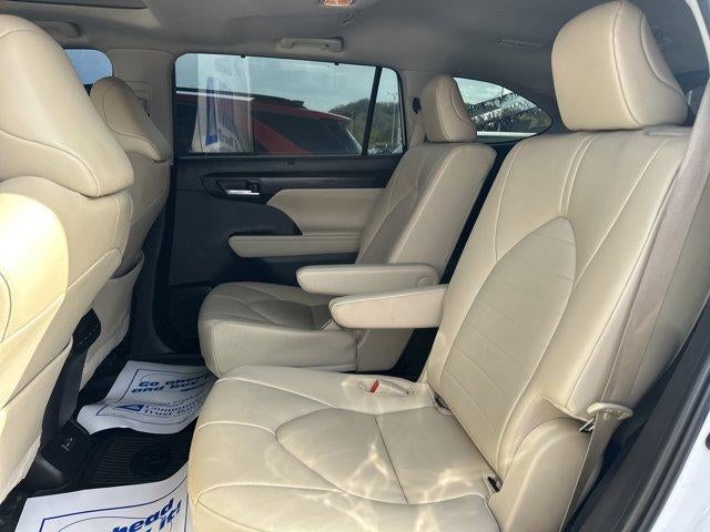 2023 Toyota Highlander XLE FWD (Natl)