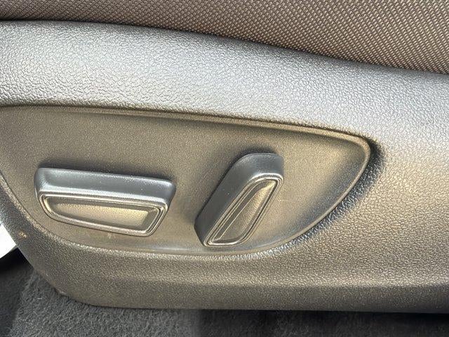 2025 Toyota Highlander LE AWD (Natl)