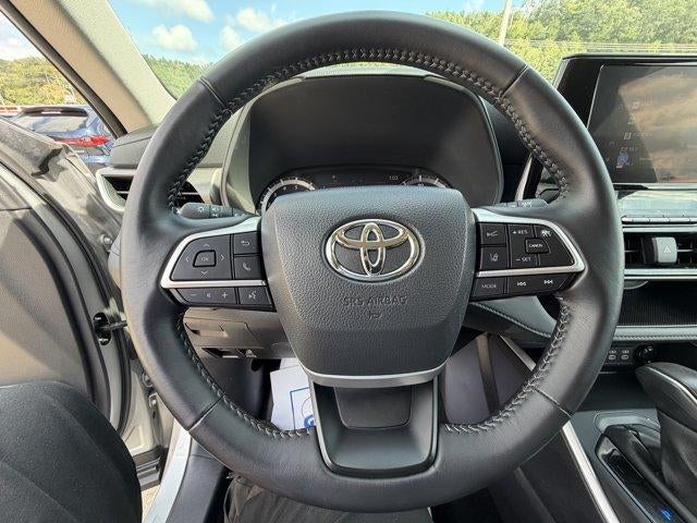 2025 Toyota Highlander LE AWD (Natl)