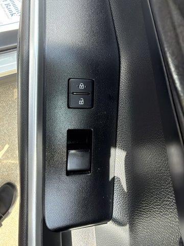 2025 Toyota Highlander LE AWD (Natl)