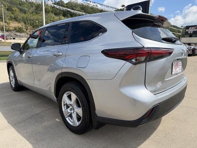 2025 Toyota Highlander LE AWD (Natl)