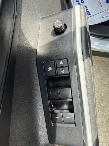 2025 Toyota Highlander LE AWD (Natl)