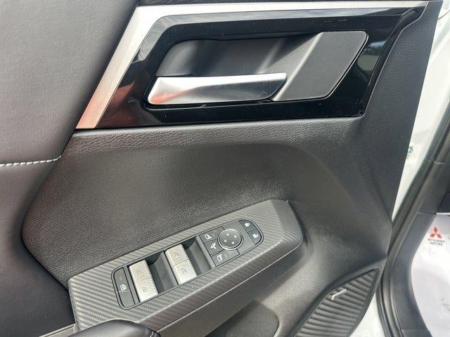 2026 Mitsubishi Outlander SE S-AWC