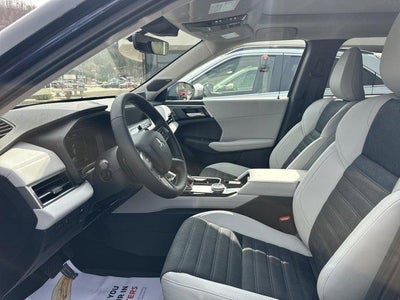 2026 Mitsubishi Outlander SE S-AWC