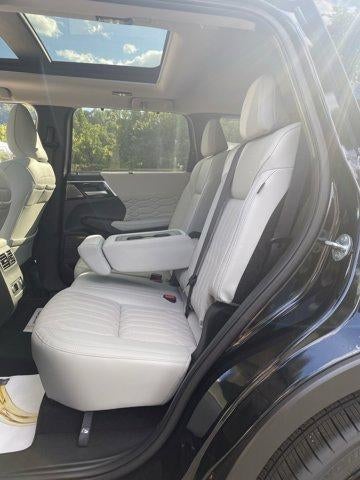 2025 Mitsubishi Outlander Platinum Edition S-AWC