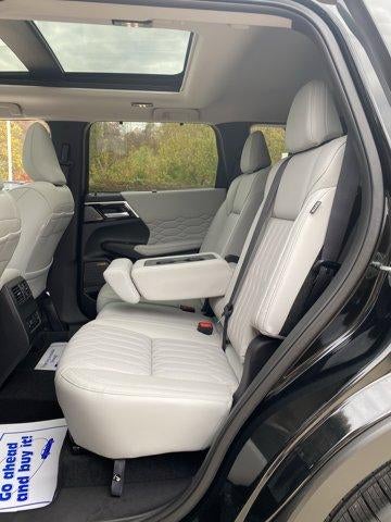 2025 Mitsubishi Outlander Platinum Edition S-AWC