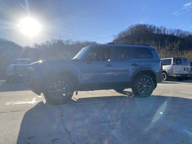 2025 Toyota Land Cruiser 4WD (GS)