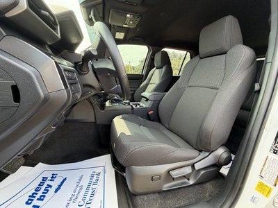 2025 Toyota 4Runner SR5 4WD (Natl)