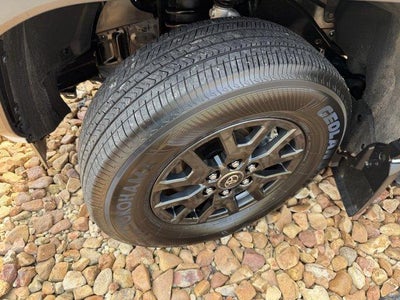 2025 Toyota 4Runner SR5 4WD (Natl)