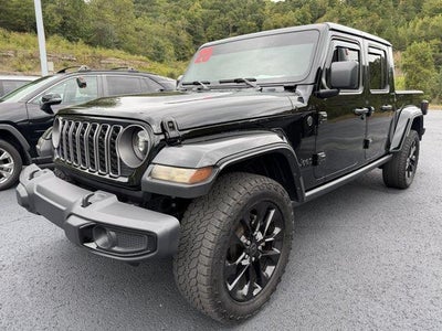 2025 Jeep Gladiator Nighthawk 4x4 *Ltd Avail*