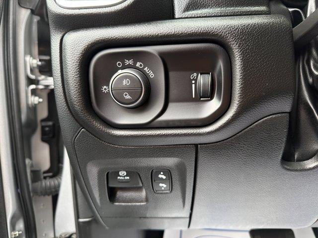 2023 RAM 1500 Big Horn 4x4 Crew Cab 5'7" Box
