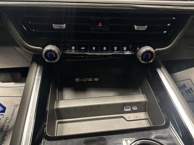 2025 Chevrolet Suburban 4WD Premier