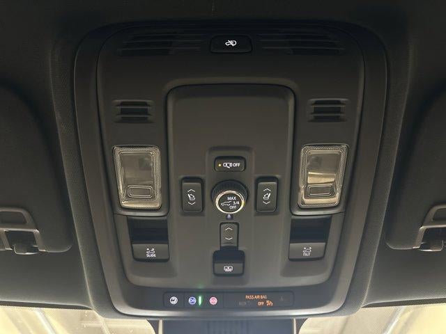 2025 Chevrolet Suburban 4WD Premier