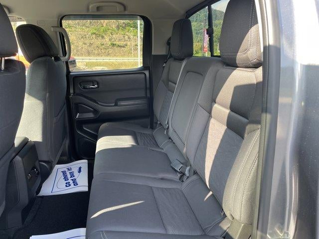 2022 Nissan Frontier Crew Cab 4x4 SV Auto