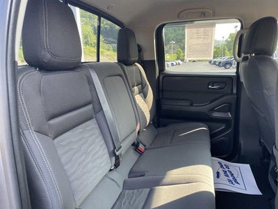 2022 Nissan Frontier Crew Cab 4x4 SV Auto