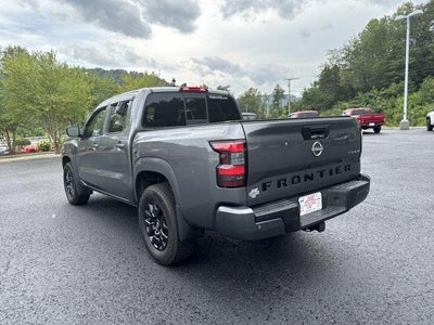 2022 Nissan Frontier Crew Cab 4x4 SV Auto