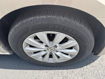 2015 Volkswagen Passat 4dr Sdn 1.8T Auto S PZEV