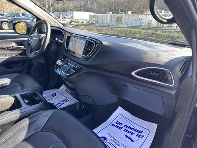 2025 Chrysler Pacifica Select FWD