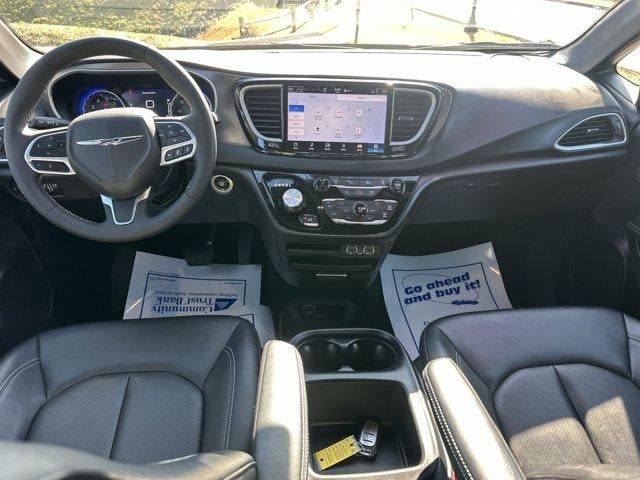 2025 Chrysler Pacifica Select FWD