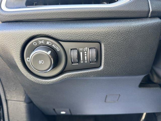 2025 Chrysler Pacifica Select FWD