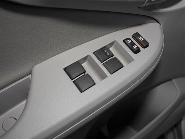 2013 Toyota Corolla 4dr Sdn Man L (Natl)