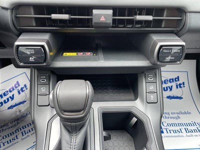 2026 Toyota RAV4 XSE AWD (Natl)