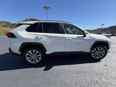 2022 Toyota RAV4 XLE Premium AWD (Natl)