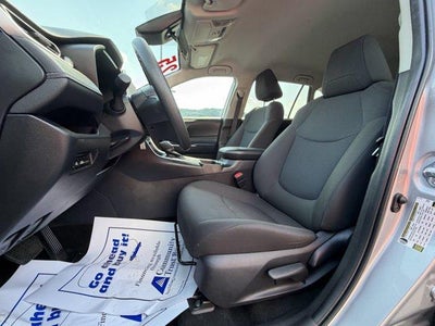 2025 Toyota RAV4 LE AWD (Natl)