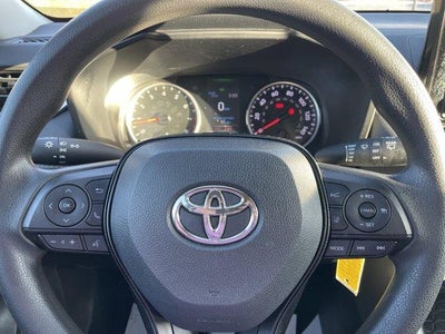 2021 Toyota RAV4 LE FWD (Natl)