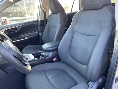 2021 Toyota RAV4 LE FWD (Natl)