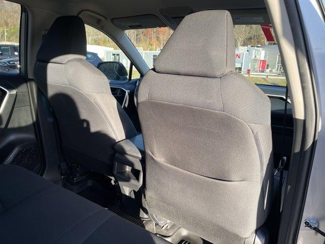 2021 Toyota RAV4 LE FWD (Natl)