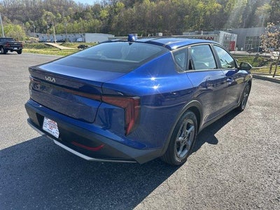 2025 Kia K4 LXS FWD