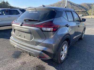2022 Nissan Kicks S FWD