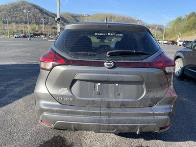 2022 Nissan Kicks S FWD