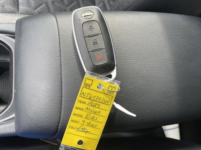 2025 Nissan Kicks SV FWD