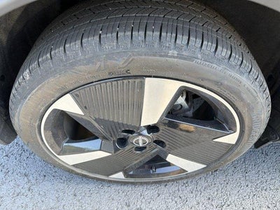 2025 Nissan Kicks SR AWD
