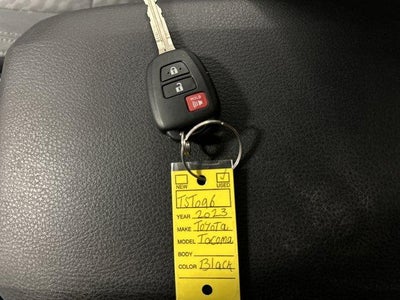 2023 Toyota Tacoma 4WD 4WD SR Double Cab 5' Bed V6 AT (Natl)