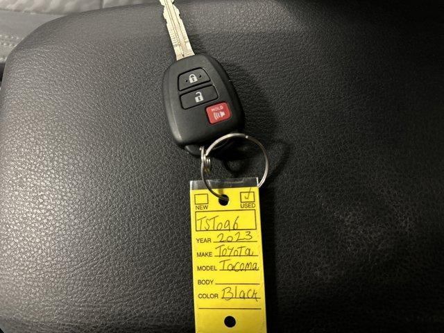 2023 Toyota Tacoma 4WD 4WD SR Double Cab 5' Bed V6 AT (Natl)