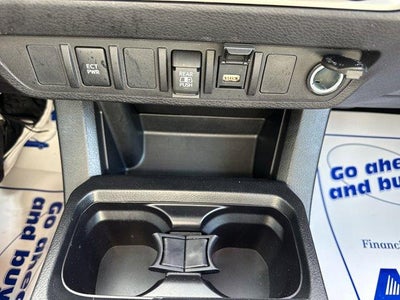 2022 Toyota Tacoma 4WD 4WD SR5 Double Cab 5' Bed V6 AT (Natl)