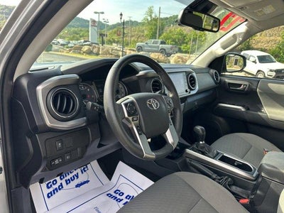 2022 Toyota Tacoma 4WD 4WD SR5 Double Cab 5' Bed V6 AT (Natl)